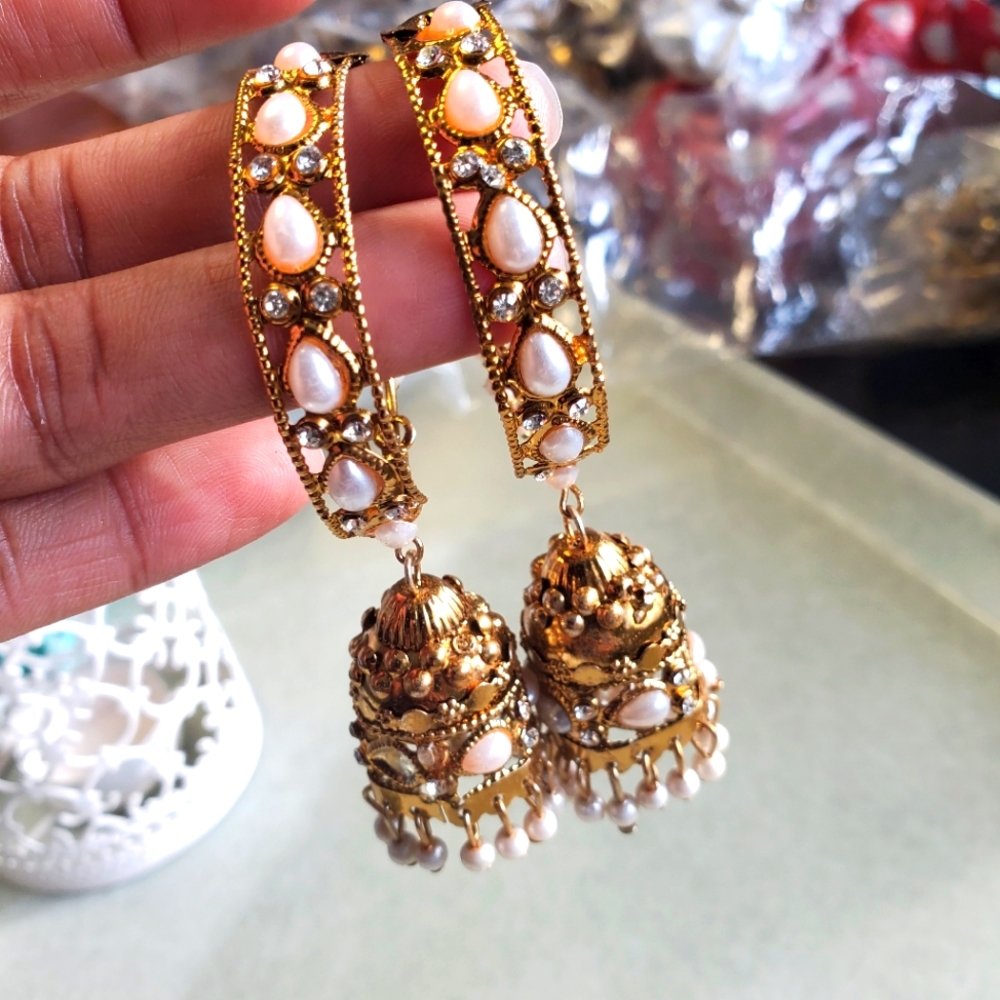 Weight Less Pearl Earings